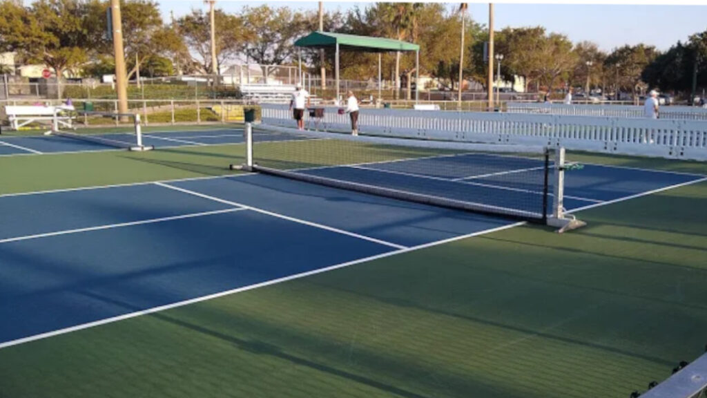 Pickleball courts at Plantation Central Park in South Florida – beginner-friendly, lighted, and free to play